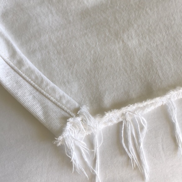 Mens Levi cut white shorts - Picture 3 of 6